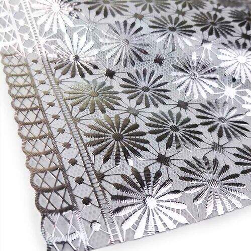 Caminho de Mesa Plástico Rendado Color Especial 0,50m Largura - 1 Metro