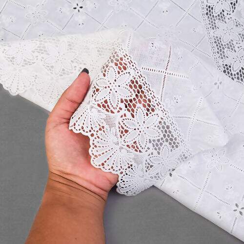 Caminho de Mesa Plástico Rendado 0,50m Largura - 1 Metro Cor: Pureza Branco