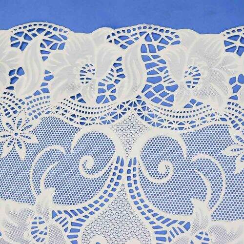 Caminho de Mesa Plástico Rendado 0,50m Largura - 1 Metro Cor: Aurora Branco