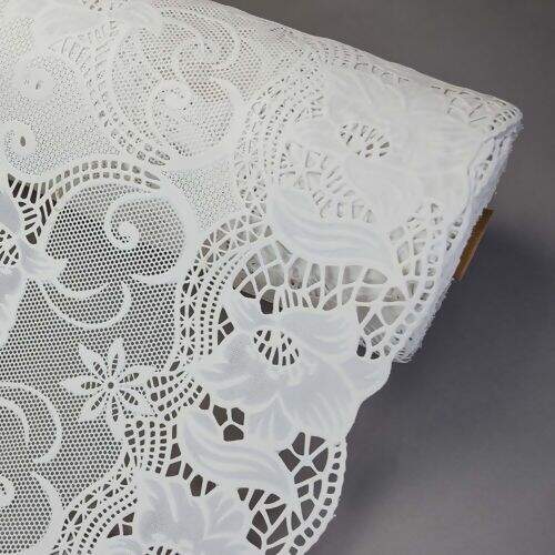 Caminho de Mesa Plástico Rendado 0,50m Largura - 1 Metro Cor: Aurora Branco