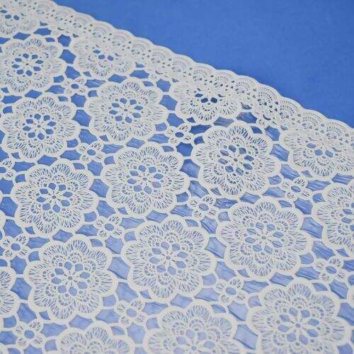 Caminho de Mesa Plástico Rendado 0,50m Largura - 1 Metro Cor: Peonia Branco