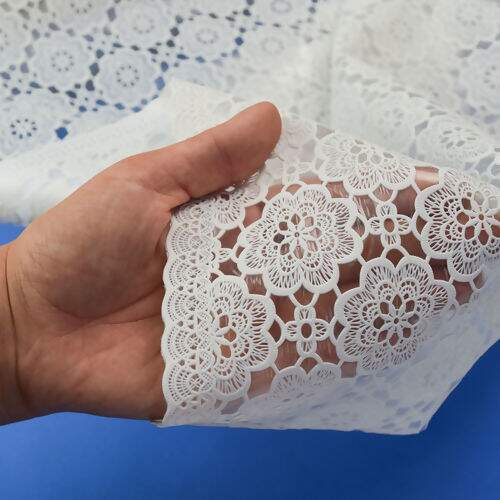 Caminho de Mesa Plástico Rendado 0,50m Largura - 1 Metro Cor: Peonia Branco