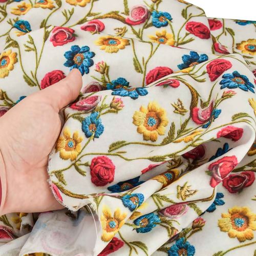 Tecido de Algodão Estampa Digital (Meio Metro) - Bordado Floral Realista