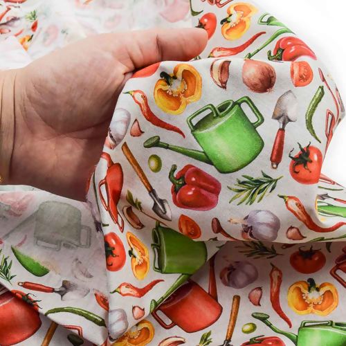 Tecido de Algodão Estampado (Meio Metro) - Legumes e Utensílios