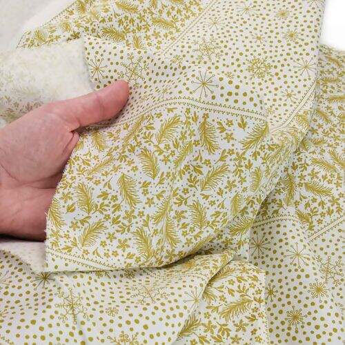 Tecido de Algodão Estampado (Meio Metro) - 2653 Natal Raminhos Dourados Faixas