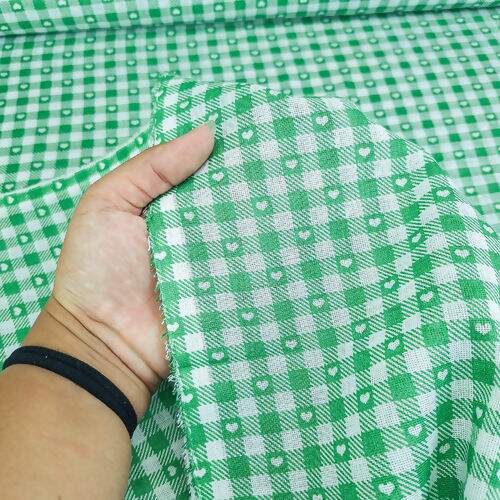 Tecido Popeline 100% Algodão Xadrez Verde e Branco com Corações 1 Metro