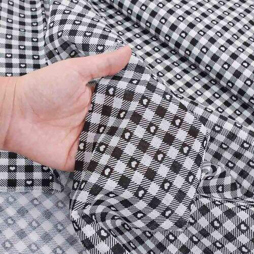Tecido Popeline 100% Algodão Xadrez Preto e Branco com Corações 1 Metro