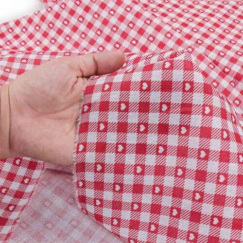 Tecido Popeline 100% Algodão Xadrez Vermelho e Branco com Corações 1 Metro