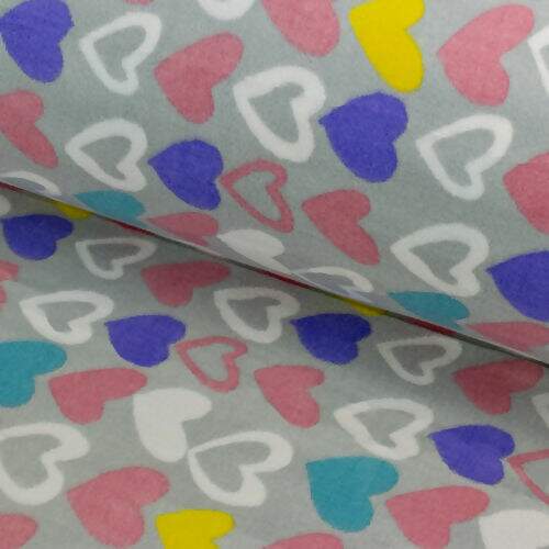 Tecido Soft Estampado 0,50x1,60m Cor:Corações Multicor Cinza