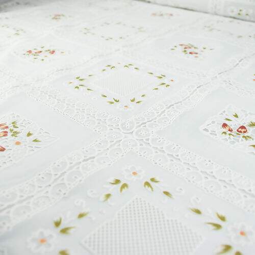 Toalha de Mesa Plástica Coleção Rendeiras 1,00x1,37m - Florença