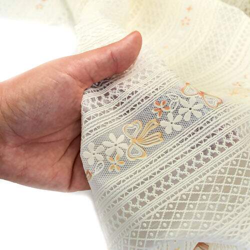 Toalha de Mesa Plástica Coleção Rendeiras 1,00x1,37m - Rendada