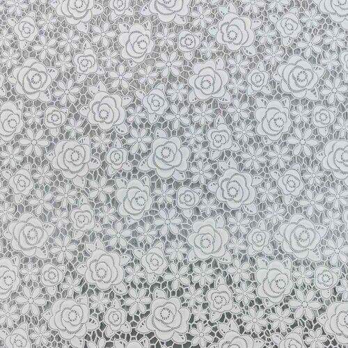 Toalha de Plástico Rendada Folhas e Botões Branco 1,00x1,40 mt