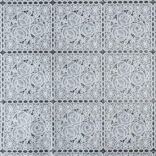 Toalha de Plástico Rendada Botões de Rosa Branco 1,00x1,40 mt